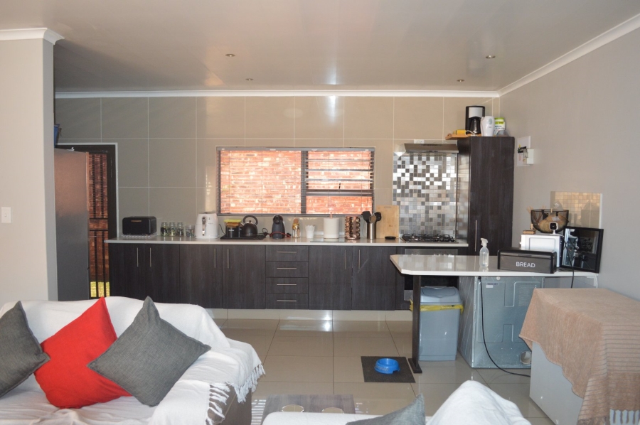 3 Bedroom Property for Sale in Flamwood North West